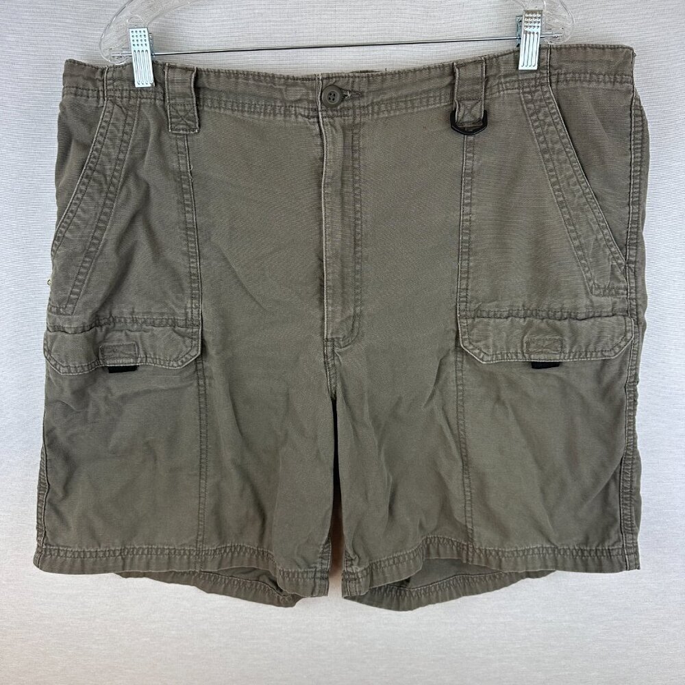 WRANGLER CARGO MEN"S SHORTS BUTTON AND METAL ZIPPER, PRE OWNED